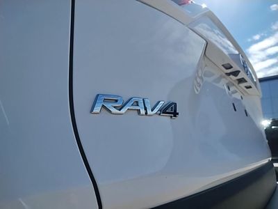 2022 Toyota RAV4 — photo 11 view