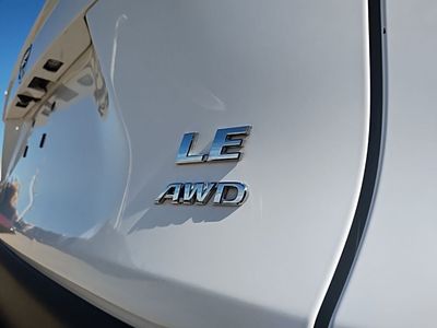 2022 Toyota RAV4 — photo 12 view