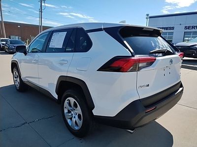 2022 Toyota RAV4 — photo 9 view
