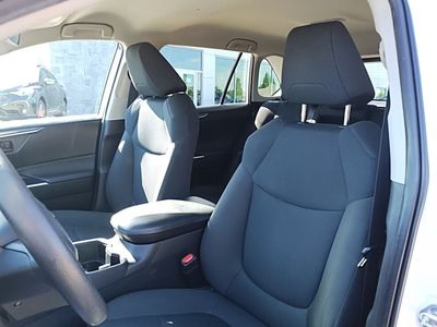 2022 Toyota RAV4 — photo 21 view