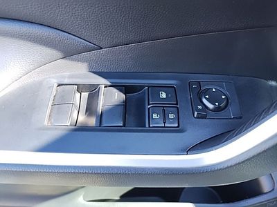 2022 Toyota RAV4 — photo 18 view