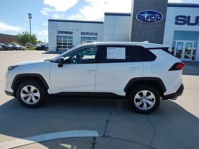 2022 Toyota RAV4 — photo 10 view