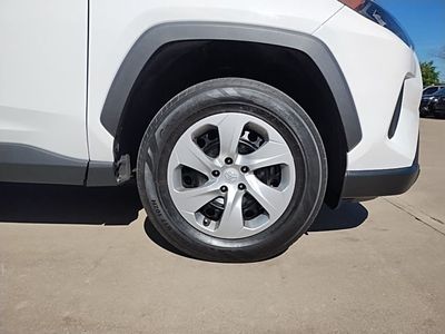 2022 Toyota RAV4 — photo 14 view