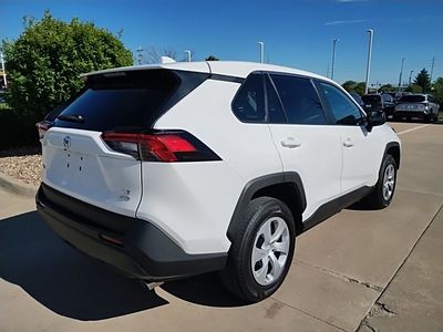 2022 Toyota RAV4 — photo 7 view