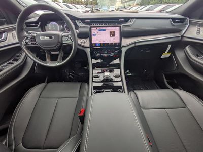 2025 Jeep Grand Cherokee - Photo 13