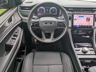 2025 Jeep Grand Cherokee - Photo 14