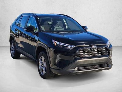 2025 Toyota RAV4 - Photo 3