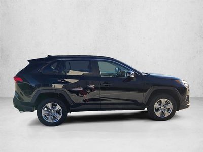 2025 Toyota RAV4 - Photo 4