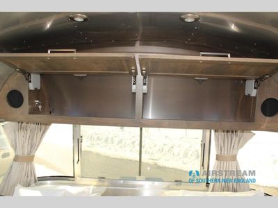 2026 Airstream Classic - Photo 34