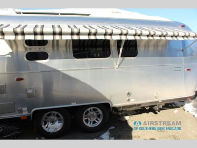 2026 Airstream Classic - Photo 4