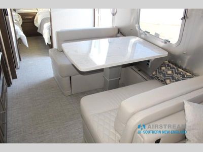 2026 Airstream Classic - Photo 13