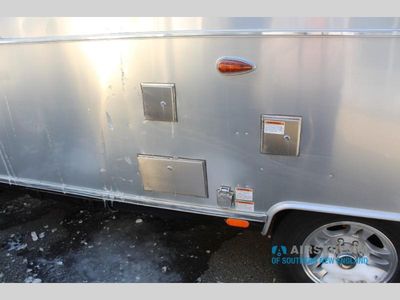 2026 Airstream Classic - Photo 5