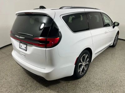 2026 Chrysler Pacifica — detail view