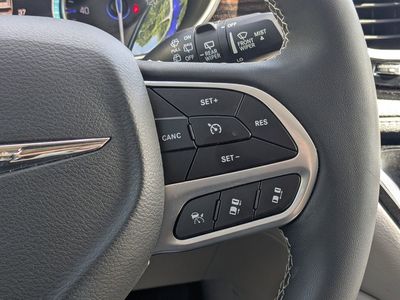 2023 Chrysler Pacifica - Photo 25