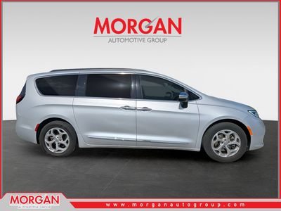 2023 Chrysler Pacifica - Photo 2