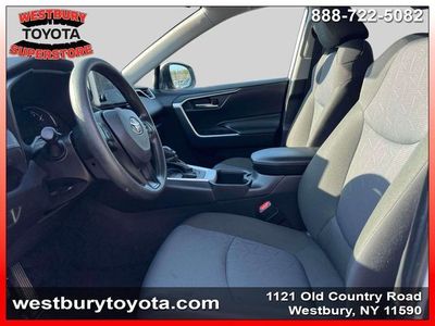 2025 Toyota RAV4 — photo 19 view