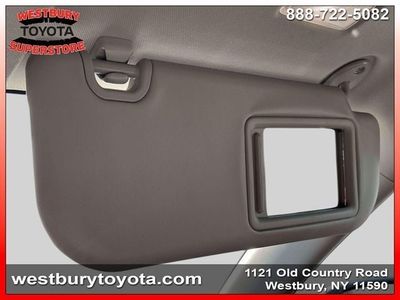 2025 Toyota RAV4 — photo 33 view