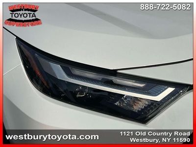 2025 Toyota RAV4 — photo 12 view