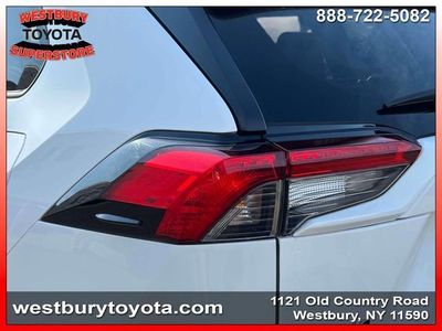 2025 Toyota RAV4 — photo 13 view