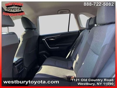 2025 Toyota RAV4 — photo 15 view