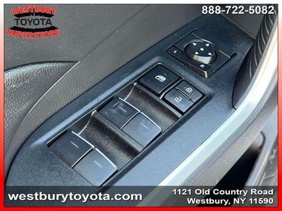 2025 Toyota RAV4 — photo 21 view
