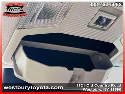 2025 Toyota RAV4 — photo 34 view