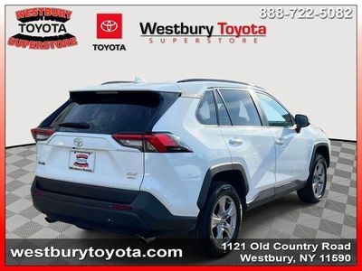 2025 Toyota RAV4 — photo 7 view