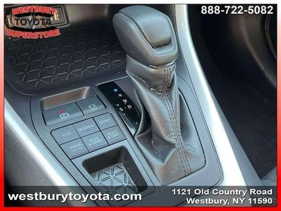2025 Toyota RAV4 — photo 31 view