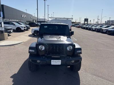 2020 Jeep Gladiator — side profile view