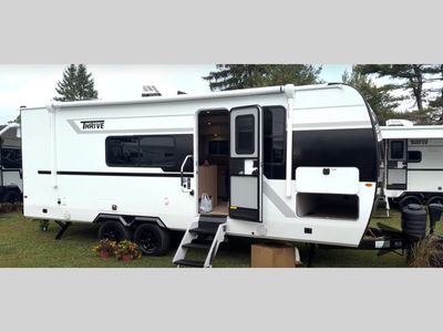 2026 Winnebago Thrive - Photo 6
