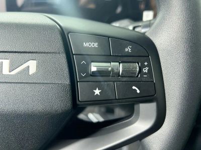 2025 Kia K4 — photo 17 view