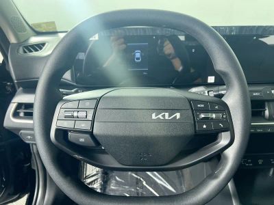 2025 Kia K4 — photo 15 view