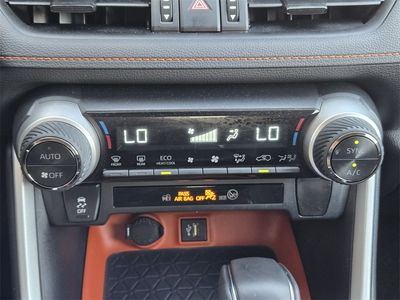 2023 Toyota RAV4 - Photo 13