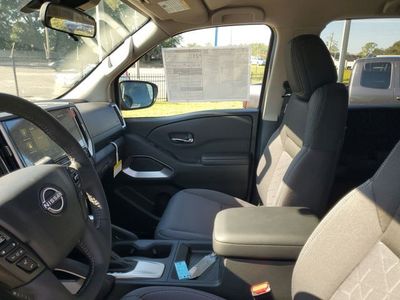 2026 Nissan Frontier — photo 8 view