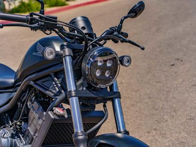 2025 Honda Rebel 300 - Photo 13