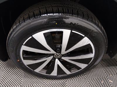 2024 Volkswagen Taos - Photo 10
