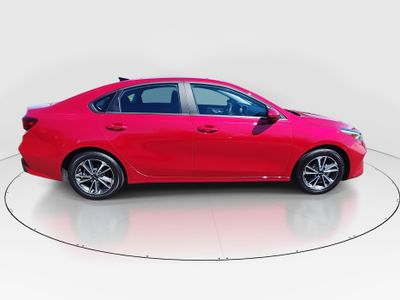 2024 Kia Forte — photo 8 view