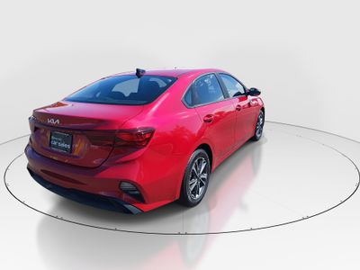 2024 Kia Forte — photo 7 view