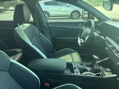 2025 Kia K5 — photo 13 view
