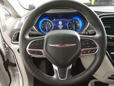 2022 Chrysler Pacifica - Photo 12