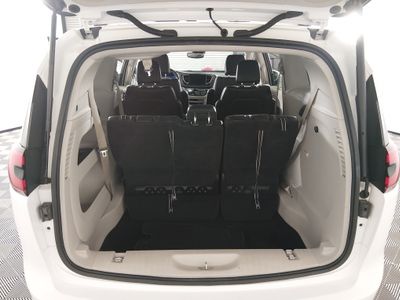 2022 Chrysler Pacifica - Photo 11
