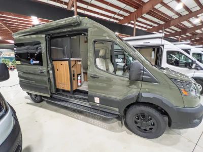 2027 Thor Motor Coach TALAVERA — photo 16 view