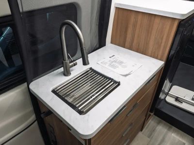 2027 Thor Motor Coach TALAVERA — photo 10 view