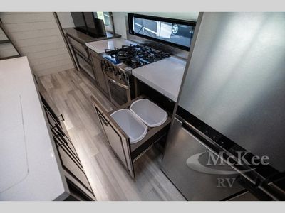 2024 Grand Design Solitude - Photo 18