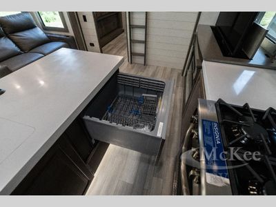 2024 Grand Design Solitude - Photo 19