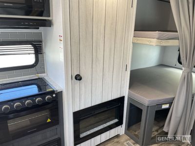 2025 Dutchmen Aspen Trail LE - Photo 15