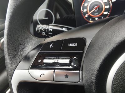 2024 Hyundai Elantra — photo 13 view