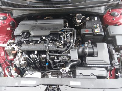 2024 Hyundai Elantra — photo 9 view