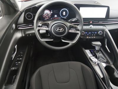 2024 Hyundai Elantra — photo 18 view
