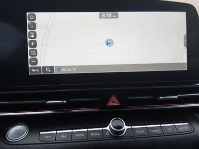 2024 Hyundai Elantra — photo 17 view